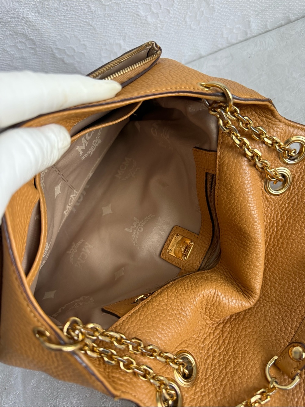 MCM light Brown Leather Shoulder Bag with Gold Chain Straps - Picture 13 of 17